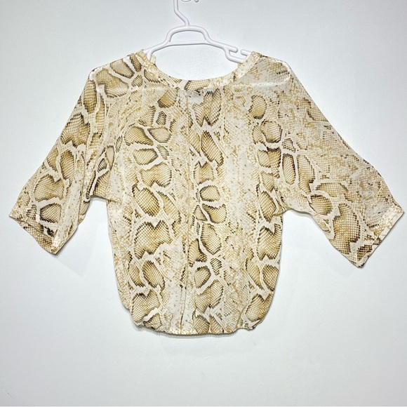 A.N.A Women’s L Snakeskin Print Blouse Pullover Pintuck Detail V-Neck 3/4 Sleeve - Picture 7 of 16